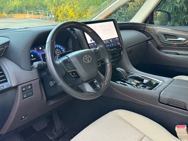 Toyota Alphard — Фото автомобиля 7