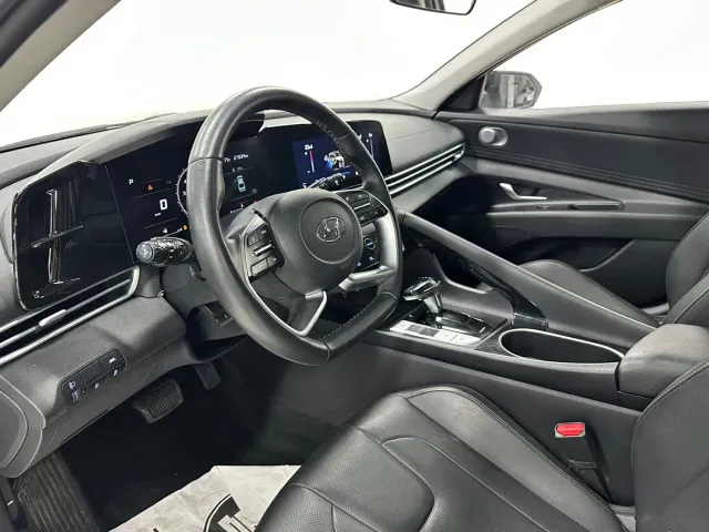 Hyundai Elantra — Фото автомобиля 9