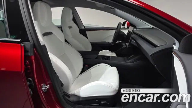 Tesla Model 3 — Фото автомобиля 18