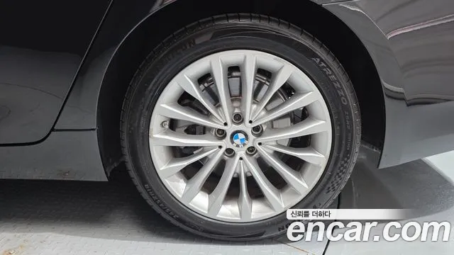 BMW 5-Series — Фото автомобиля 19