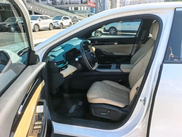 Geely Galaxy L6 — Фото автомобиля 5