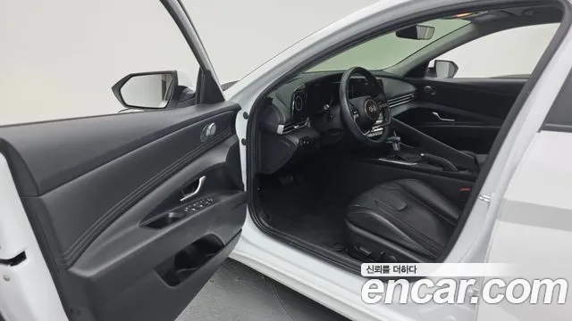 Hyundai Avante CN7 — Фото автомобиля 10