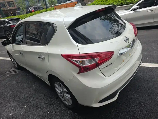 Nissan Tiida — Фото автомобиля 4