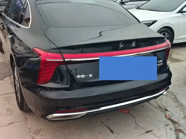 Hongqi H5 — Фото автомобиля 9
