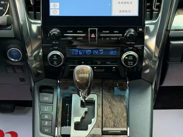Toyota Alphard — Фото автомобиля 14