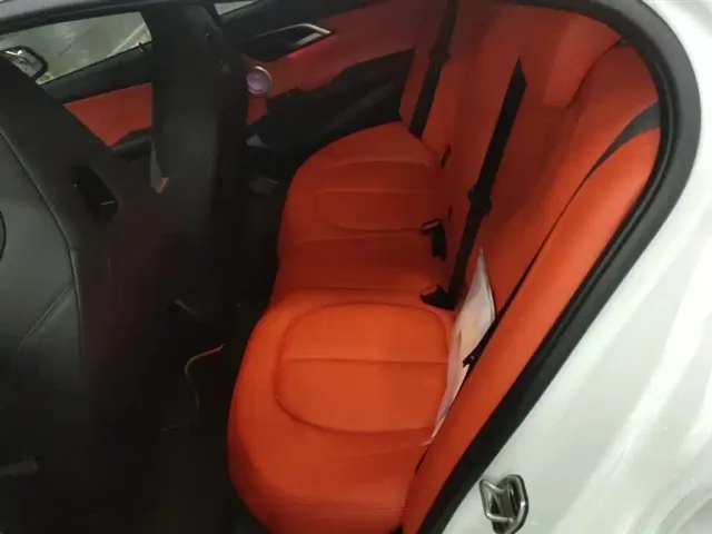 BMW 1 Series — Фото автомобиля 16