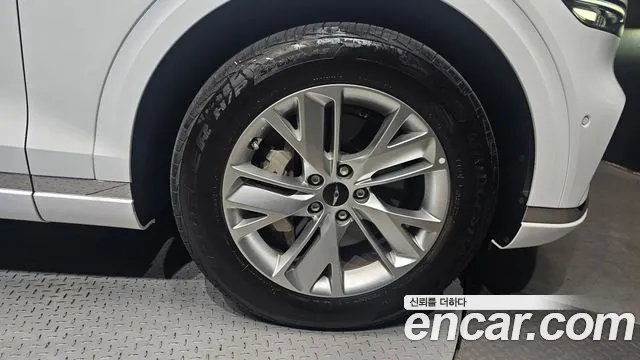 Genesis GV70 — Фото автомобиля 6