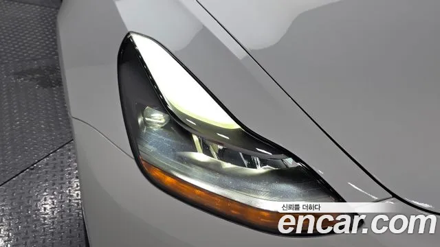 Tesla Model 3 — Фото автомобиля 19