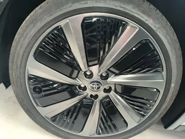 Toyota bZ5 — Фото автомобиля 22