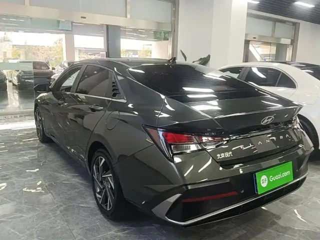 Hyundai Elantra — Фото автомобиля 4