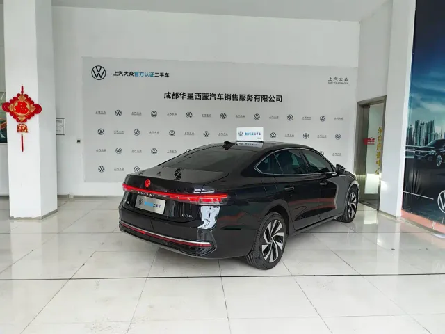 Volkswagen Passat — Фото автомобиля 11