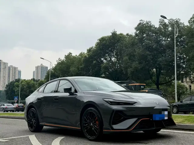 Changan UNI-V — Фото автомобиля 3