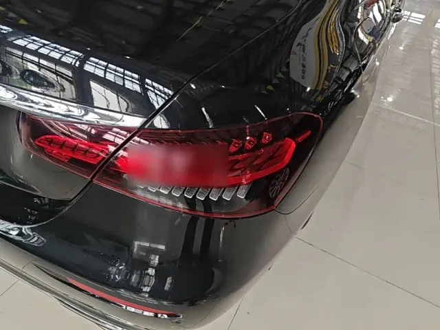 Mercedes-Benz E-Class — Фото автомобиля 7