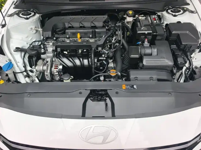 Hyundai Elantra — Фото автомобиля 10