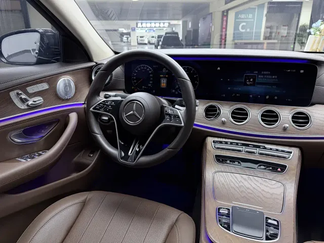 Mercedes-Benz E-Class — Фото автомобиля 10