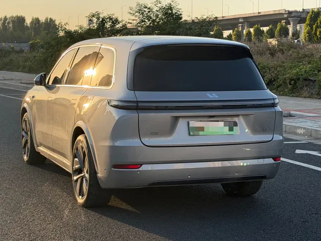 Li Auto L9 — Фото автомобиля 8