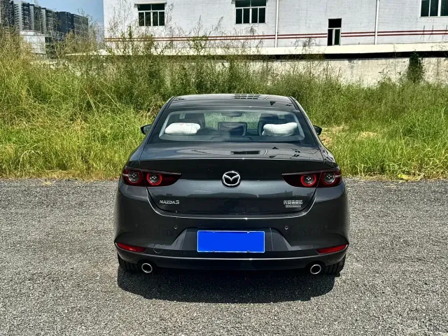 Mazda Axela — Фото автомобиля 2