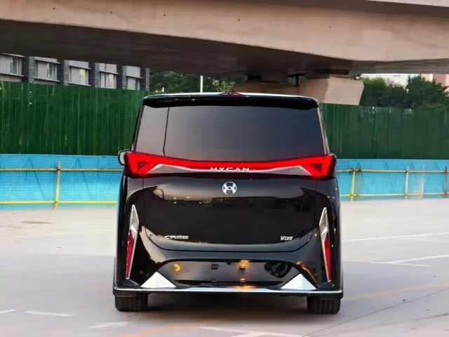 Hycan V09 — Фото автомобиля 5