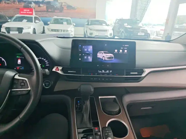 Toyota Sienna — Фото автомобиля 9