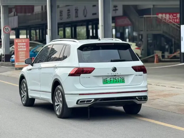 Volkswagen Tiguan L PHEV — Фото автомобиля 14