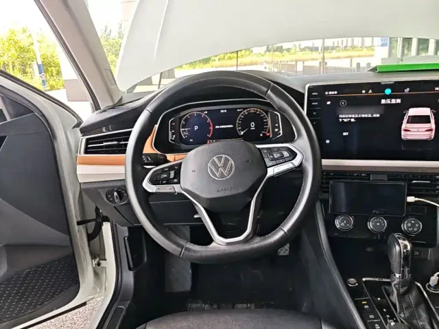 Volkswagen Bora — Фото автомобиля 6