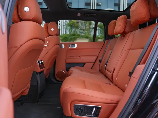 Li Auto L7 — Фото автомобиля 15