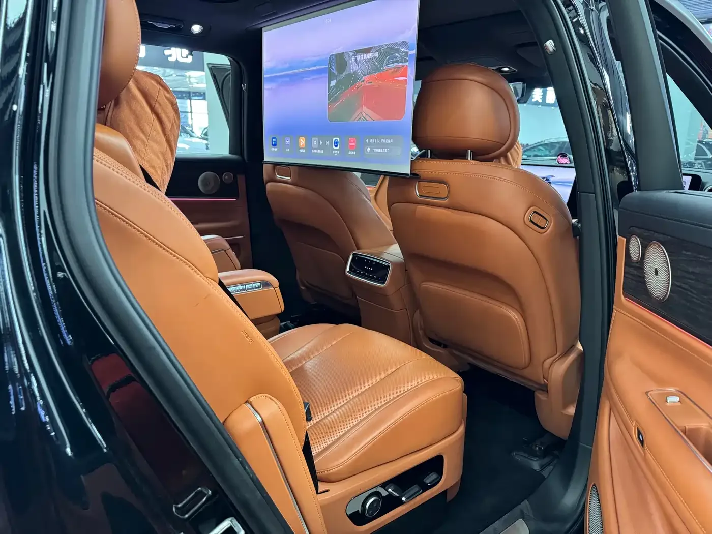 AITO Wenjie AITO M9 2024 Extended Range Ultra 42kWh 6-Seater — Фото автомобиля 10