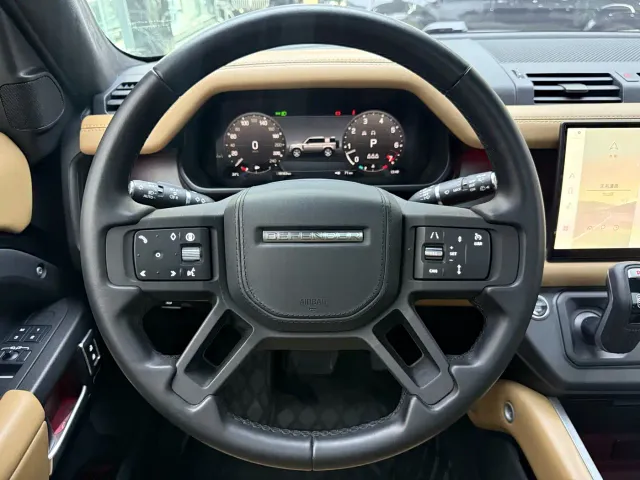 Land Rover Defender — Фото автомобиля 10