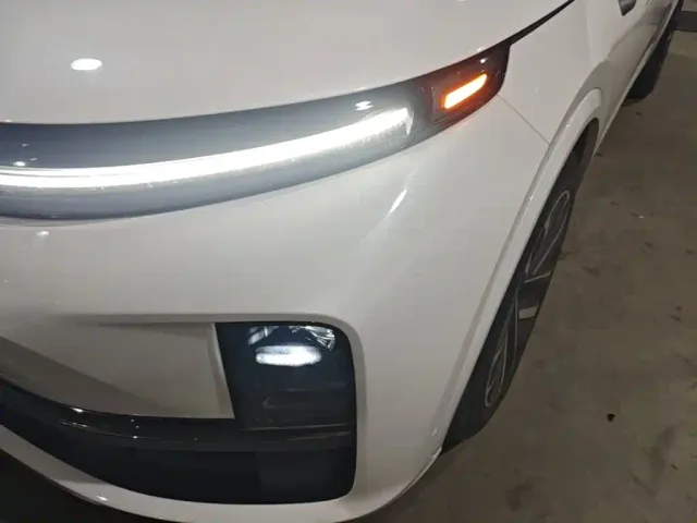 Li Auto L7 — Фото автомобиля 23