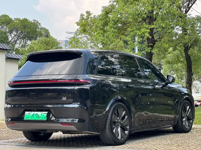 Li Auto L8 — Фото автомобиля 6