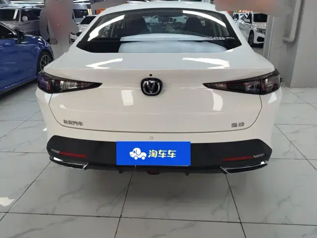 Changan Eado — Фото автомобиля 4