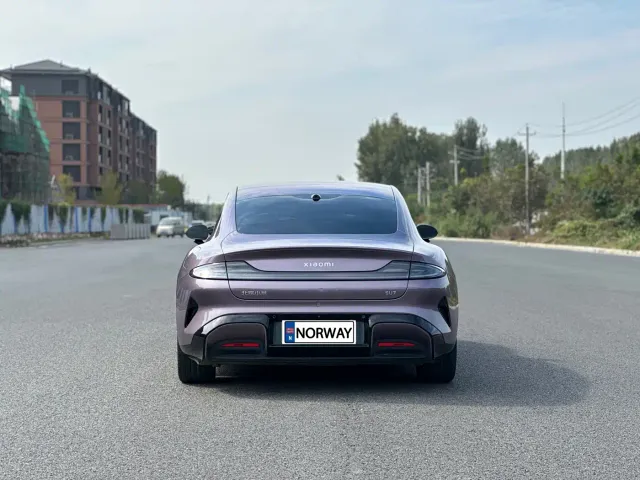 Xiaomi SU7 — Фото автомобиля 24