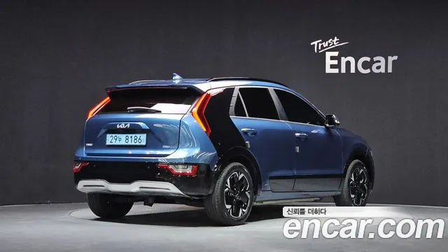 Kia Niro — Фото автомобиля 2
