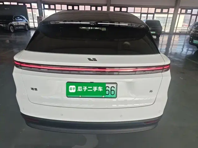 Li Auto i6 — Фото автомобиля 5