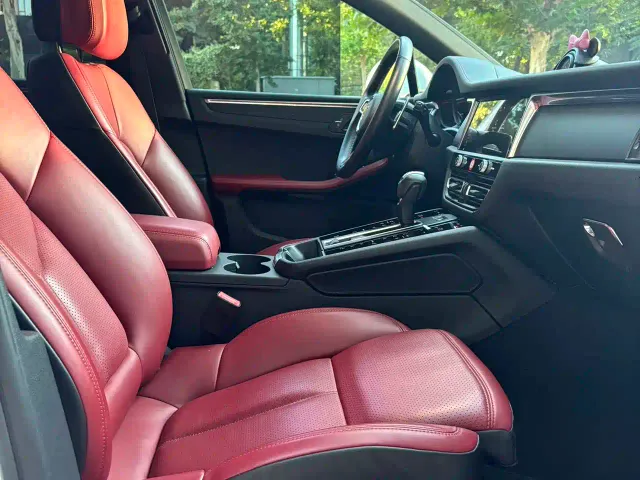 Porsche Macan — Фото автомобиля 15