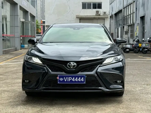 Toyota Camry — Фото автомобиля 2