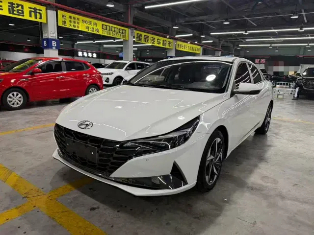 Фотография автомобиля — Hyundai Elantra
