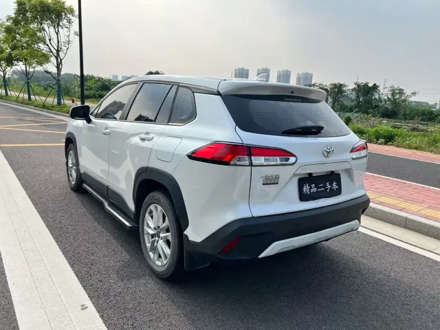 Toyota Corolla Cross — Фото автомобиля 4