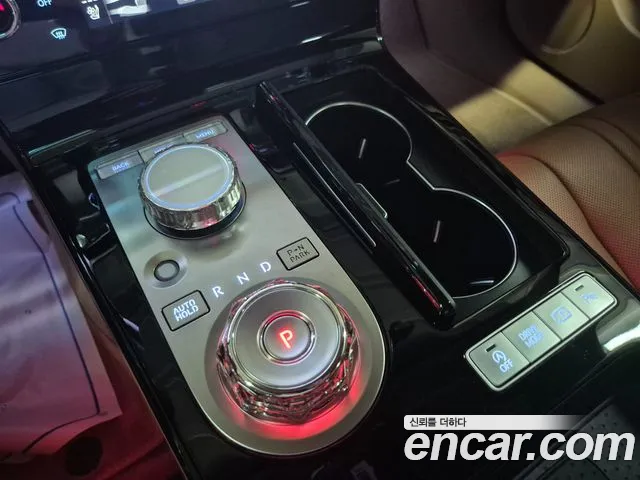 Genesis G80 Бензин 2.5 турбо AWD — Фото автомобиля 9