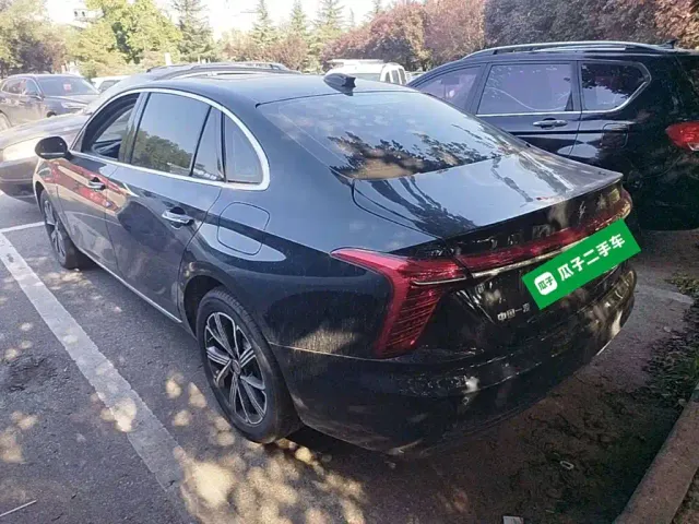 Hongqi H5 PHEV — Фото автомобиля 4