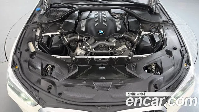 BMW 8 Series G15 — Фото автомобиля 9