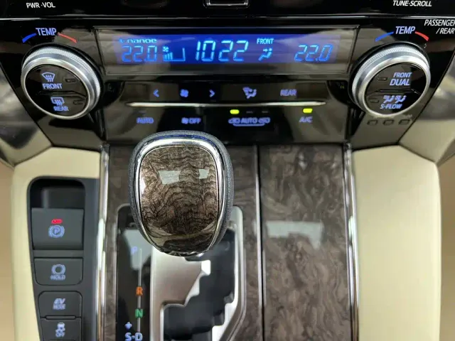 Toyota Vellfire — Фото автомобиля 27