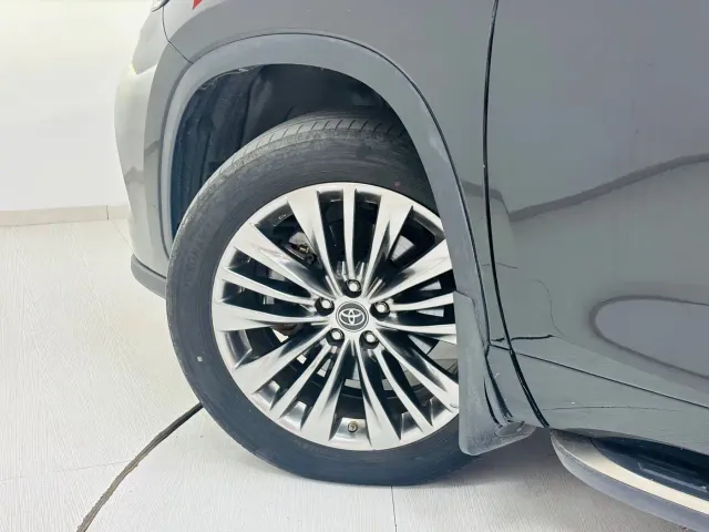 Toyota Highlander — Фото автомобиля 21