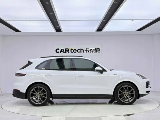 Porsche Cayenne — Фото автомобиля 6