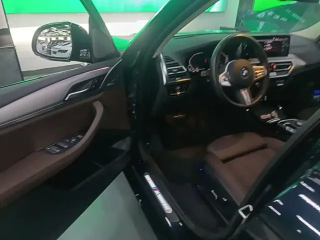 BMW iX3 — Фото автомобиля 15