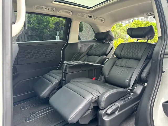 Honda Elysion — Фото автомобиля 15