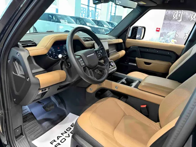 Land Rover Defender — Фото автомобиля 7