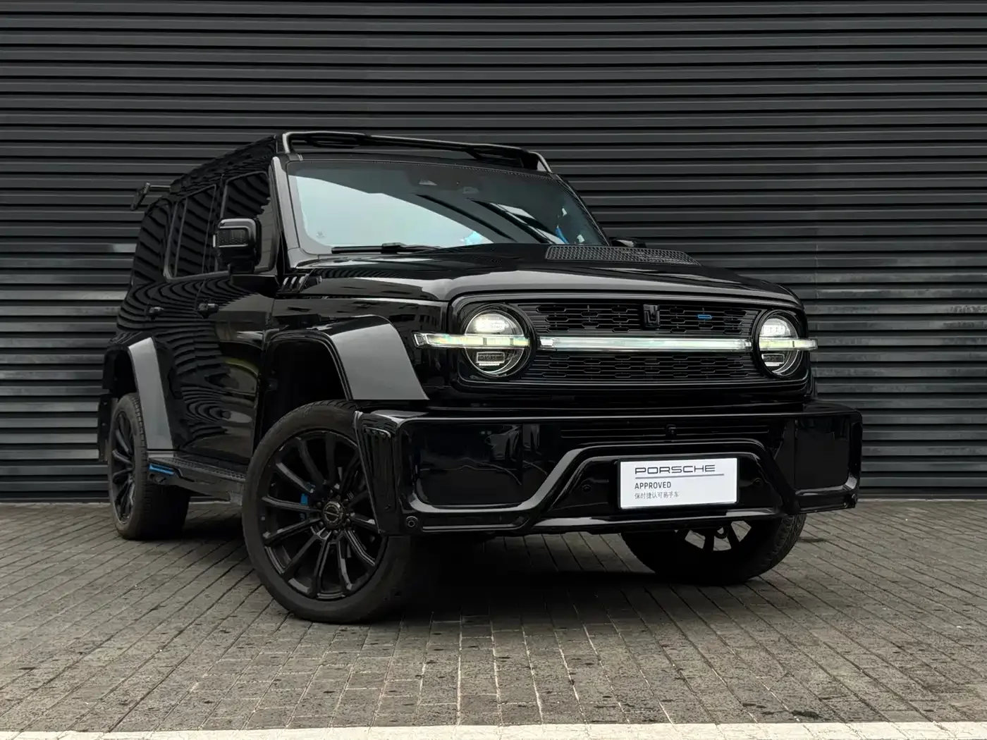 Crossboundary Auto Co-created Tank 300 2023 2.0T Cyber Knight — Фото автомобиля 3