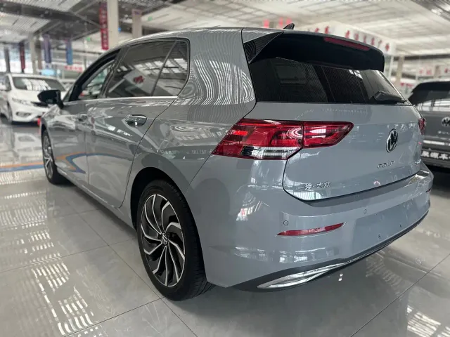 Volkswagen Golf — Фото автомобиля 13