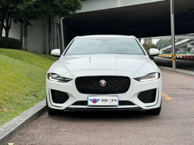 Jaguar XEL — Фото автомобиля 2